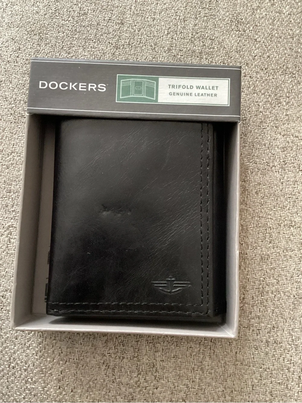 NEW! Leather Dockers Black Trifold Wallet still in Gift Box - Genuine Leather
